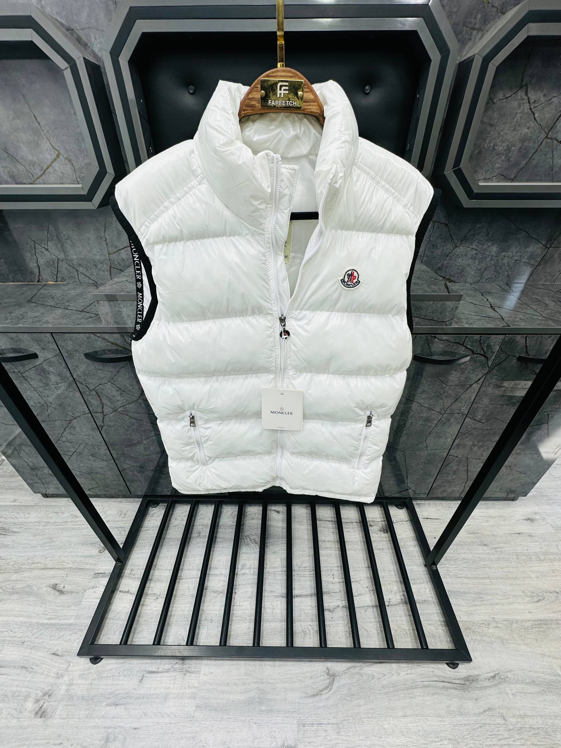 Canada Goose Αμάνικο - CG001