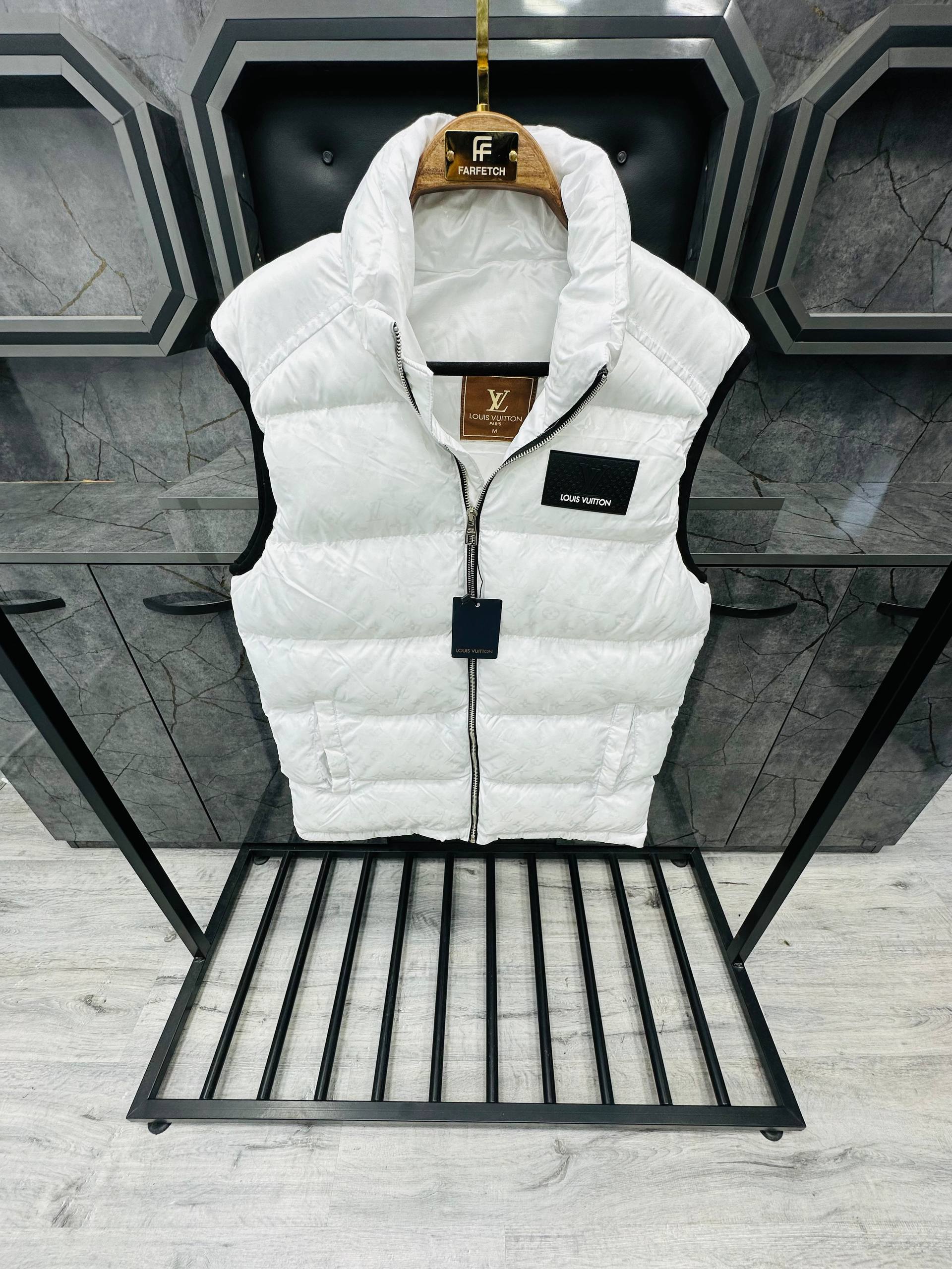 Louis Vuitton Αμάνικο - LV098