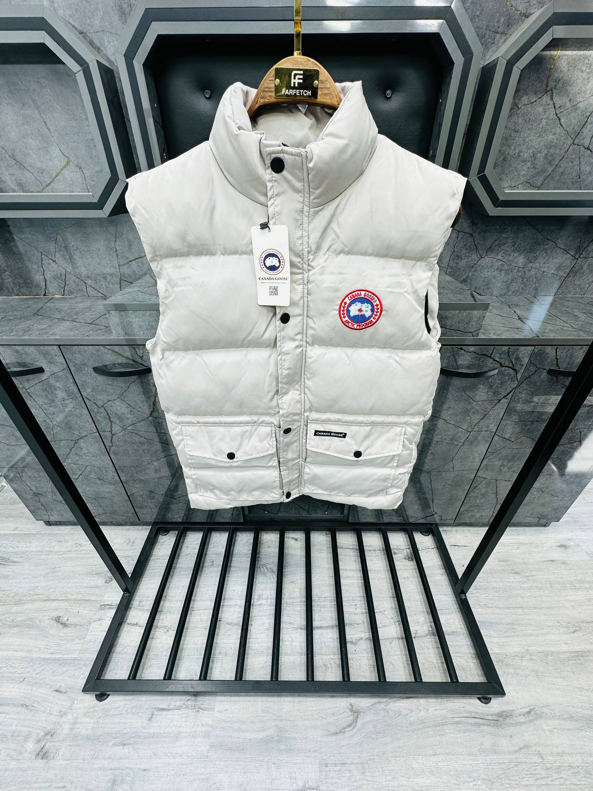 Canada Goose Αμάνικο - CG003